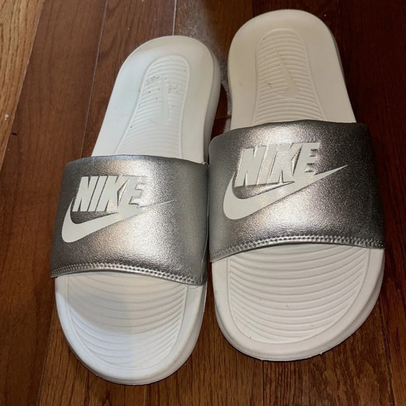 Nike Slides Silver Sz 10 - Picture 2 of 10